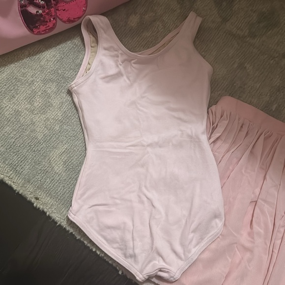 Capezio Pink ballet bag, slippers, skirt, 2 bodysuits and a top! - Picture 11 of 13
